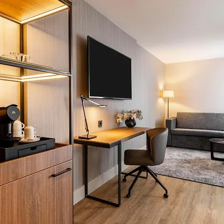 מלון Nh Leidseplein 4*
