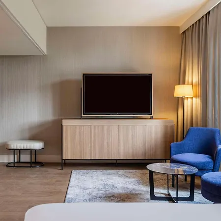 Nh Centre Hotel 4*