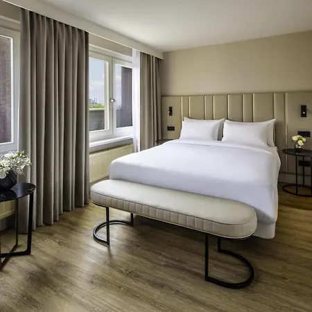 Hotel Nh Leidseplein 4*