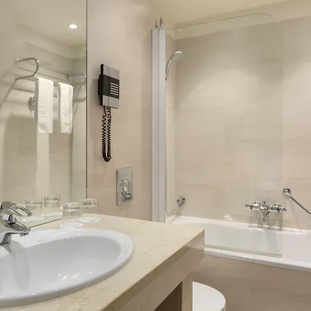 Nh Leidseplein 4* Амстердам