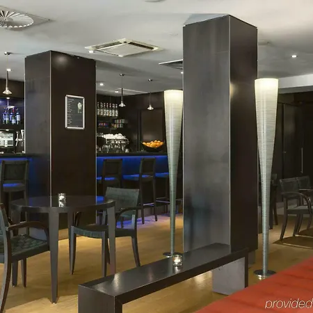 Отель Nh Leidseplein 4*