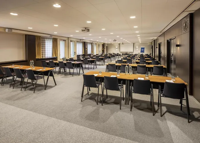 호텔 Nh Leidseplein 4*